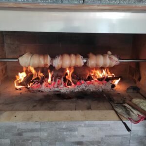 Raženj po naročilu iz nerjavečega jekla – za popolno peko do 40 kg